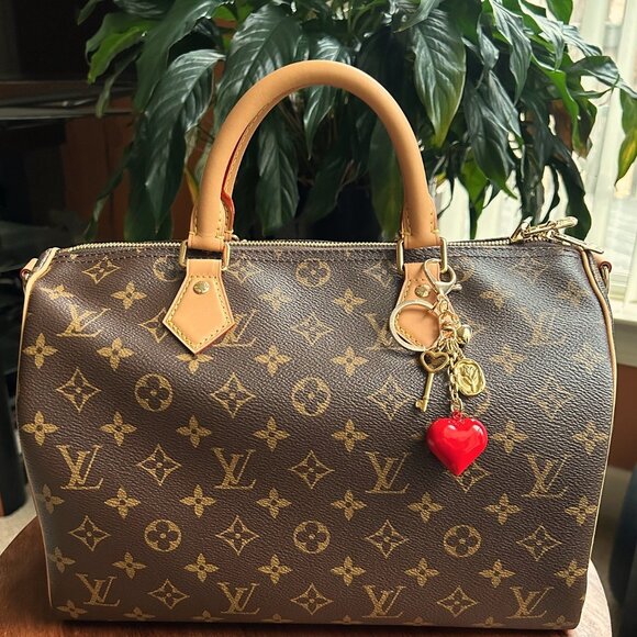 HEARTS AND FLOWERS Bag Charm Gold Tone 🌺 - Picture 3 of 9